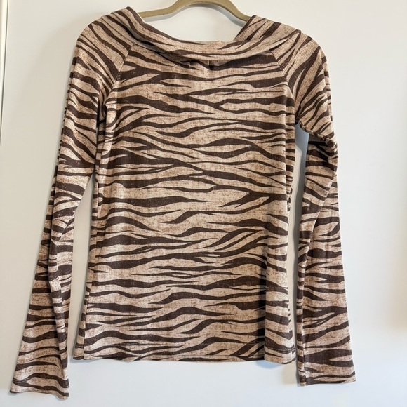 NWT Anthropologie Off The Shoulder Long Sleeve Top Brown Zebra Size M - Picture 4 of 14